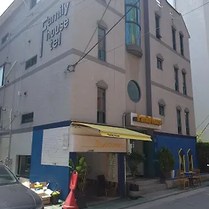 Family House Hongdae Pensión
